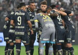 Bustos usa boas atuações do Santos como lição para reencontro com o Corinthians