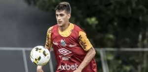 Santos confirma empréstimo de meia com rival da Série A