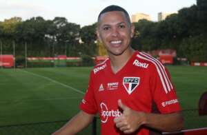 São Paulo acerta a volta de atacante que estava no Santos