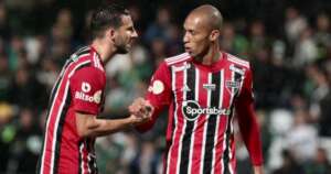 Atacante detona queda de rendimento do São Paulo no segundo tempo