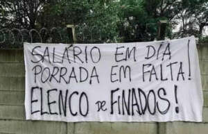 Botafogo repudia invasão, cobra medidas da polícia e promete evolução em campo