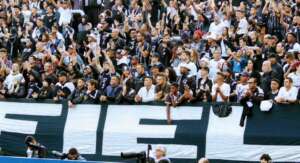 Torcedores de Goiás e Corinthians entram em confronto com barras e paus