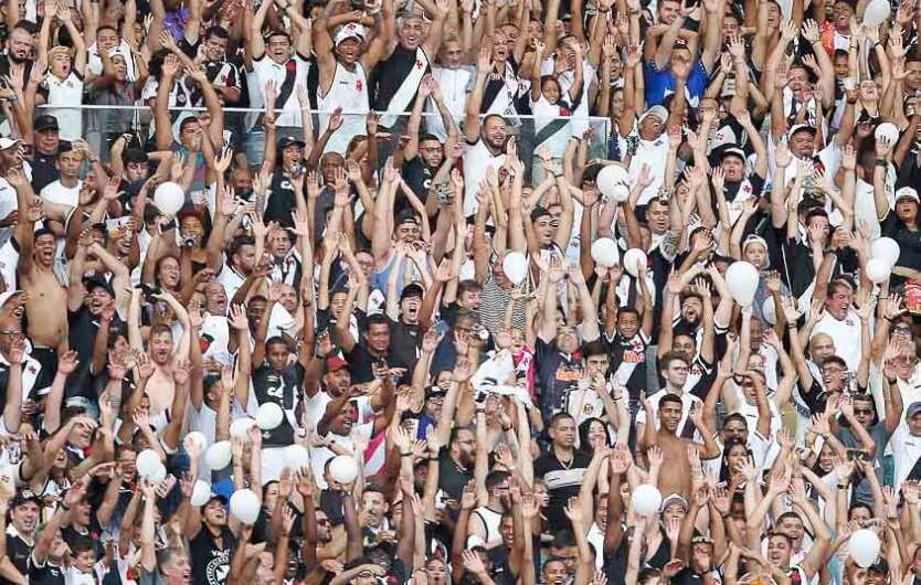 Vasco paga R$ 380 mil para jogar no Maracanã, mas quer reembolso