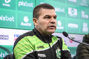 Apresentado, Umberto Louzer pede tempo para tirar Juventude da zona de rebaixamento