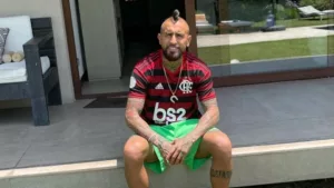 Cotado no Boca, Vidal prioriza acerto com Flamengo