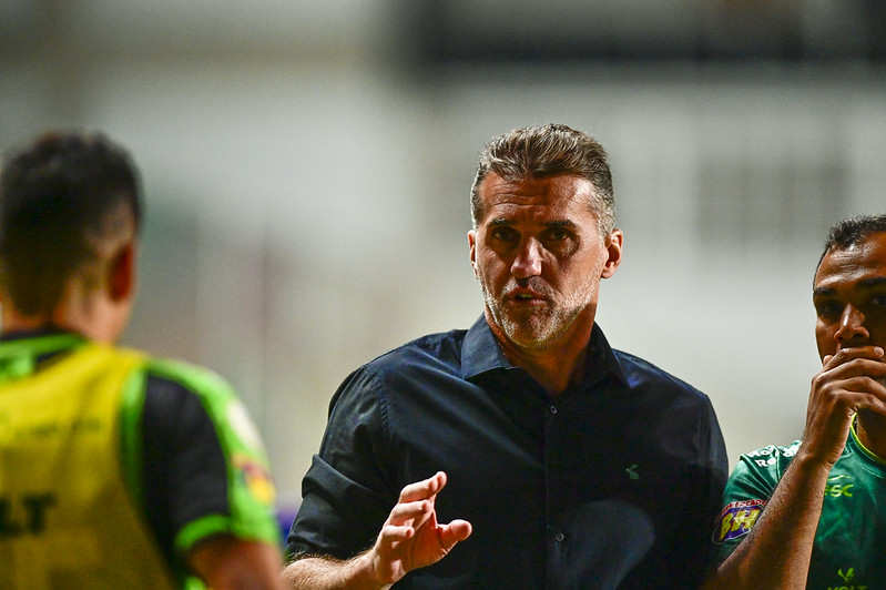 América-MG pode ter desfalques para enfrentar o Internacional 2 América-MG pode ter desfalques para encarar o Internacional