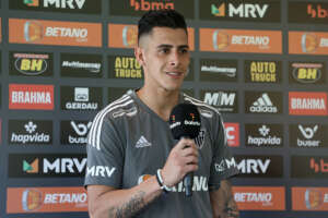 Apresentado, atacante do Atlético-MG revela condição física e fala sobre punição na Libertadores