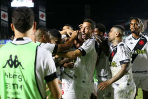 SÉRIE B: Vasco em 2º; Sport afunda Guarani e cola no G-4