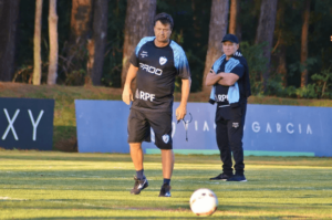 Técnico da Série B revela sondagens, mas crava permanência