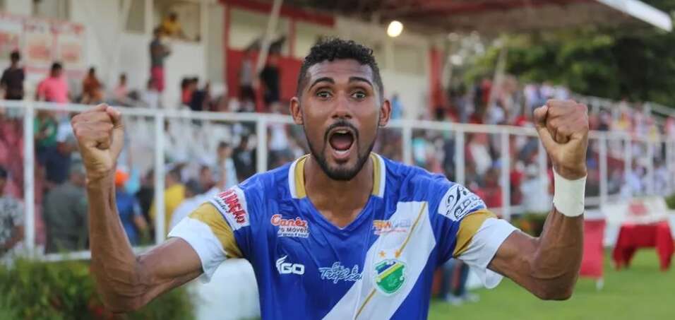 Thiaguinho volta para o Altos na reta final da Série C