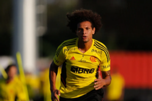 Com representante no RJ, time europeu deve levar volante do Flamengo