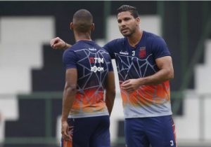 Série B: Criciúma encaminha chegada de zagueiro colombiano ex-Vasco