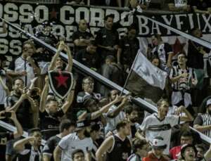 Série C: Torcedor joga tênis contra equipe de arbitragem; ocorrido foi relatado na súmula