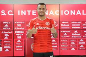 Com cláusula 'diferente', Coritiba faz proposta para volante de rival do Brasileirão