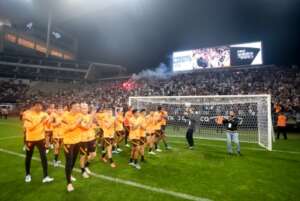 Corinthians tenta administrar 'montanha de emoções' para seguir evoluindo