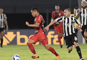Libertad-PAR 1 x 1 Athletico - Com Felipão iluminado, Furacão avança na Libertadores