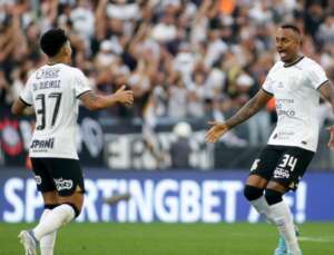 Corinthians x Coritiba - Duelo de opostos no Brasileirão