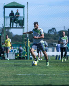 Após voltar a vencer, Coritiba terá mudanças na busca para embalar no Brasileirão