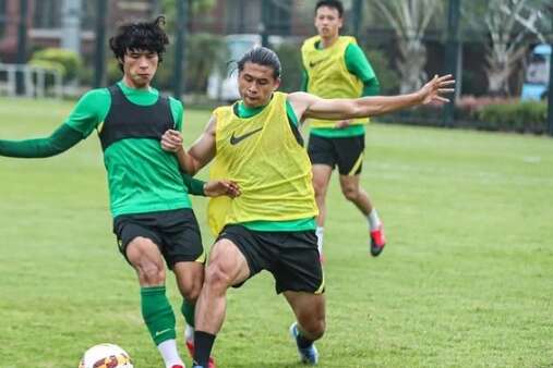 Beijing Guoan treinado para jogar no futebol chinês