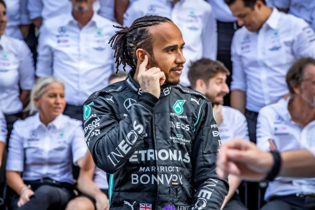 F1: Hamilton pede que 'vozes antigas' da F-1 sejam ignoradas: 'Não me querem aqui' 2 Hamilton