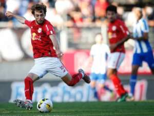 Meia do RB Bragantino passa por cirurgia após fraturar a mão