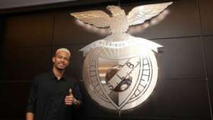 Transferência do zagueiro João Victor do Corinthians é confirmada