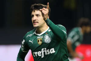 Palmeiras descarta lesão grave e confirma dores musculares em lateral