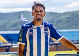 Atacante ex-Corinthians, Vasco e Fluminense na mira do Brusque