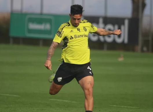 Lateral do Inter acerta com time da Polônia até 2025