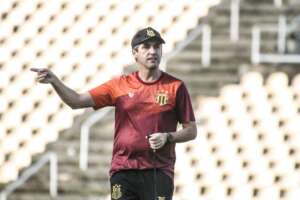 Série B: Técnico do Sampaio Corrêa terá força máxima em busca da 1ª vitória fora de casa