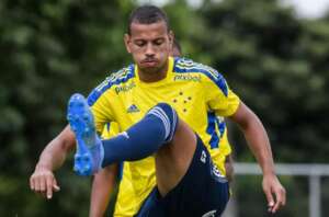 Ponte Preta encaminha acerto com zagueiro do Cruzeiro