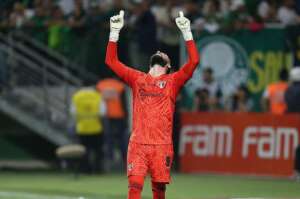 Goleiro viaja com o São Paulo para Minas, após 1 mês sem jogar