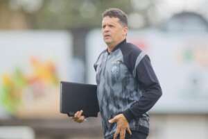 Série B: Sem vencer há quatro jogos, Operário-PR demite Claudinei Oliveira
