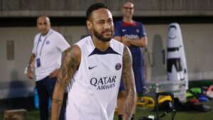 AMISTOSOS: Com Neymar e Messi no banco, PSG vence com golaço de Mbappé