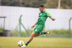 Série B: CRB encaminha chegada de atacante que rescindiu com o Juventude
