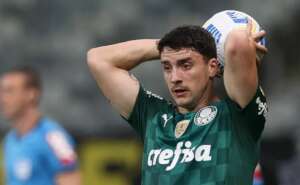 Perto de fazer história no Palmeiras, Piquerez aposta na torcida contra Fortaleza