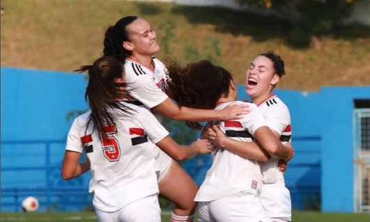 São Paulo vence São Bernardo de virada e avança à semifinal do Campeonato  Paulista