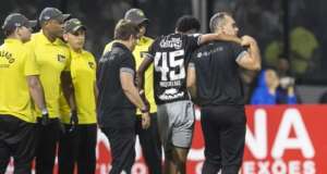 Série B: Lateral do Vasco tem lesão no ligamento do joelho e fará cirurgia