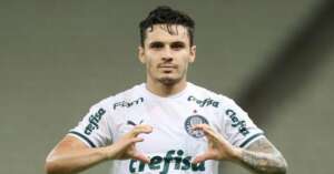 Raphael Veiga cria projeto social, sonha com Copa e mais títulos no Palmeiras