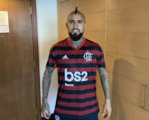 Deu match! Flamengo enfim acerta com volante Vidal