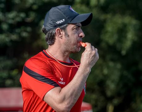 Técnico do Vitória comemora resultado contra o Paysandu e agradece a torcida