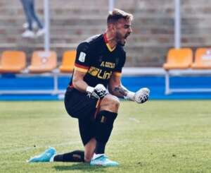 Sem transfer ban, Coritiba acerta contratação de goleiro