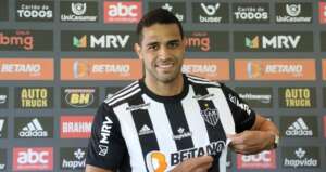 Alan Kardec é apresentado no Atlético-MG e fala em comprometimento. VEJA O VÍDEO!