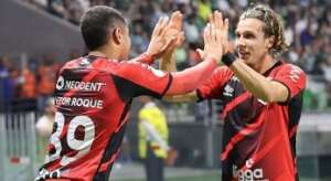 Vitória empolga, mas Felipão diz que Athletico não está na briga pelo título