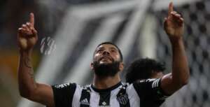 Atlético-MG 1 x 0 Emelec-EQU - Hulk quebra escrita e de pênalti coloca o Galo nas Quartas
