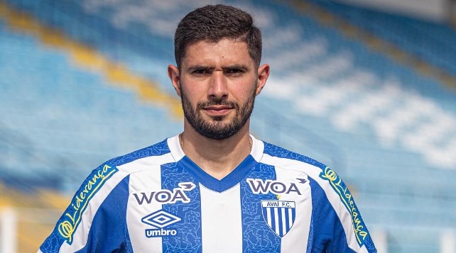 Avaí anuncia oficialmente goleiro e lateral para a sequência do Brasileirão 2 Thales Oleques é jogador do Avaí
