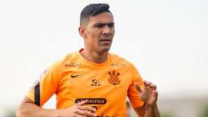 Zagueiro aparece no BID e pode reforçar Corinthians no Brasileirão