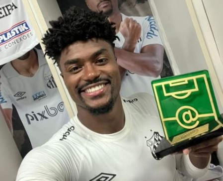 Zagueiro do Santos não esconde felicidade sobre vitória contra o Botafogo