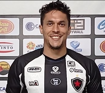 Reginaldo chega para reforçar o Botafogo-PB na Série C