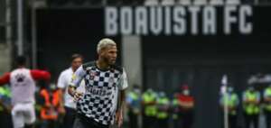 Time de Champions League atravessa Athletico-PR e lateral permanece na Europa